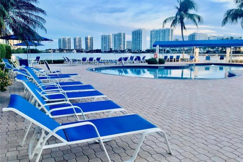 Condo in Aventura, Florida, 2 bedrooms  № 1814910 - photo 6
