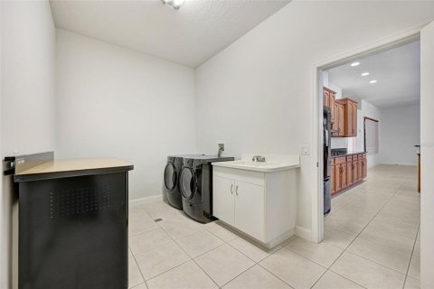 Casa en venta en Titusville, Florida, 3 dormitorios, 267.56 m2 № 1894423 - foto 9