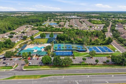Villa ou maison à vendre à Wesley Chapel, Floride: 2 chambres, 127.46 m2 № 2137462 - photo 2