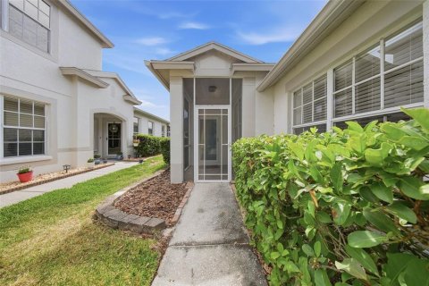 Villa ou maison à vendre à Wesley Chapel, Floride: 2 chambres, 127.46 m2 № 2137462 - photo 6