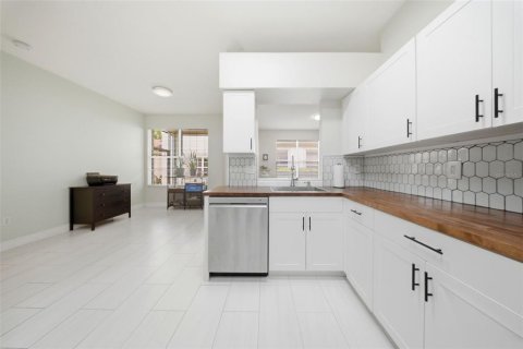 Villa ou maison à vendre à Wesley Chapel, Floride: 2 chambres, 127.46 m2 № 2137462 - photo 16