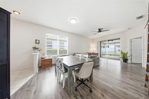 Villa ou maison à vendre à Wesley Chapel, Floride: 2 chambres, 127.46 m2 № 2137462 - photo 13