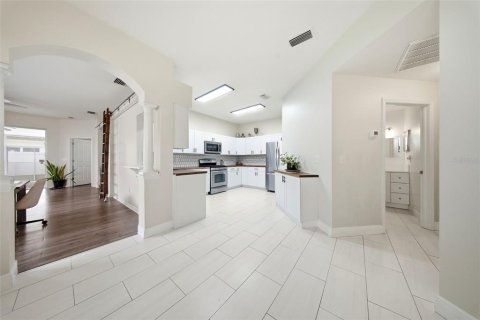 Villa ou maison à vendre à Wesley Chapel, Floride: 2 chambres, 127.46 m2 № 2137462 - photo 15