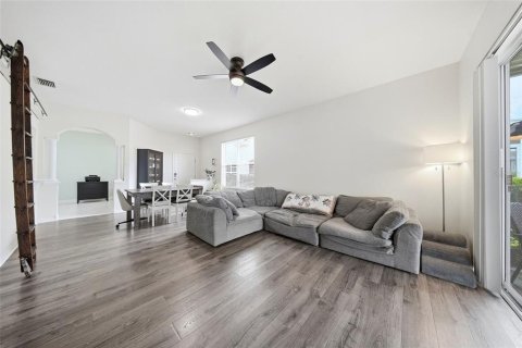 Villa ou maison à vendre à Wesley Chapel, Floride: 2 chambres, 127.46 m2 № 2137462 - photo 10