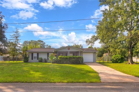 Villa ou maison à Lake Helen, Floride 3 chambres, 109.53 m2 № 2412742