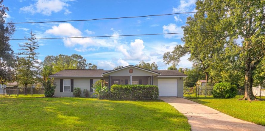 Villa ou maison à Lake Helen, Floride 3 chambres, 109.53 m2 № 2412742