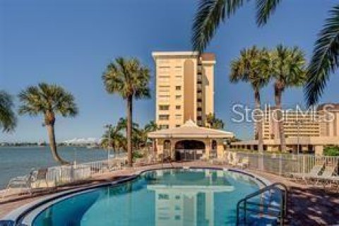 Condominio en alquiler en Saint Petersburg, Florida, 2 dormitorios, 90.12 m2 № 1901658 - foto 26