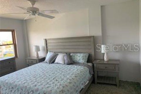 Condo in Saint Petersburg, Florida, 2 bedrooms  № 1901658 - photo 14
