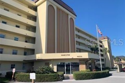 Condo in Saint Petersburg, Florida, 2 bedrooms  № 1901658 - photo 2