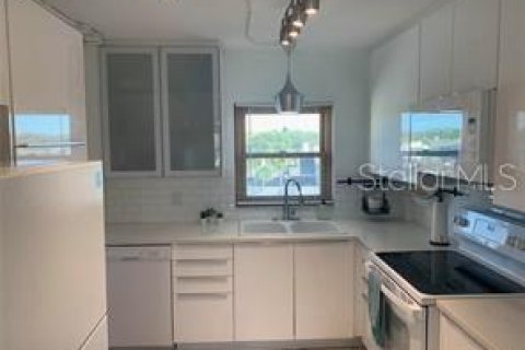 Condominio en alquiler en Saint Petersburg, Florida, 2 dormitorios, 90.12 m2 № 1901658 - foto 11