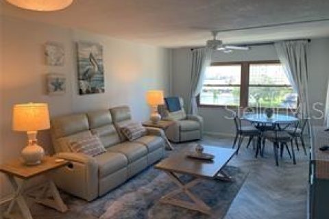 Condominio en alquiler en Saint Petersburg, Florida, 2 dormitorios, 90.12 m2 № 1901658 - foto 8