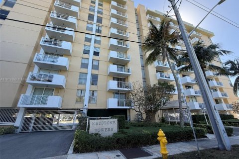 Condominio en alquiler en North Miami, Florida, 1 dormitorio, 74.88 m2 № 1760994 - foto 11