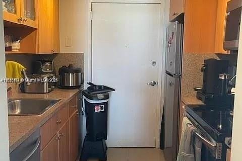 Condominio en alquiler en North Miami, Florida, 1 dormitorio, 74.88 m2 № 1760994 - foto 6