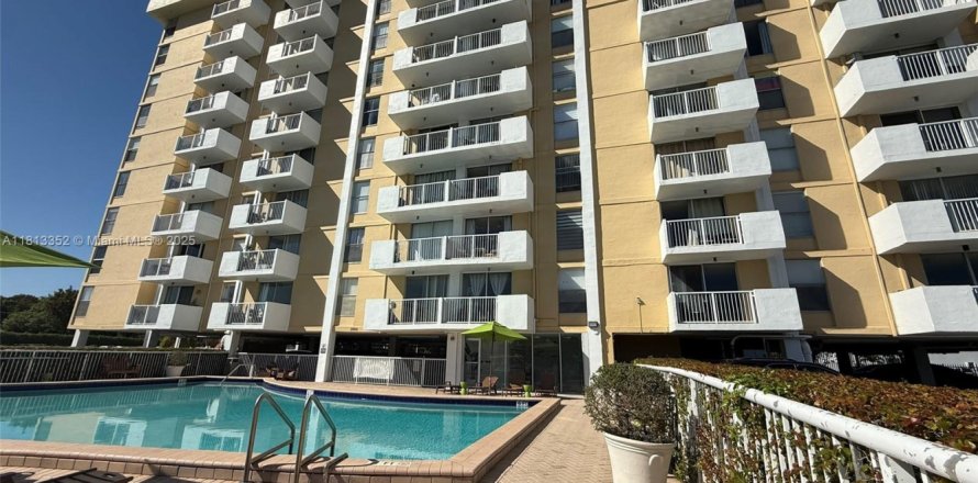 Condo à North Miami, Floride, 1 chambre № 1760994