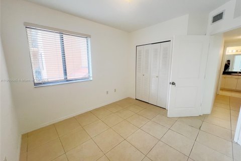 Condominio en alquiler en Miami, Florida, 3 dormitorios, 112.23 m2 № 1951979 - foto 23