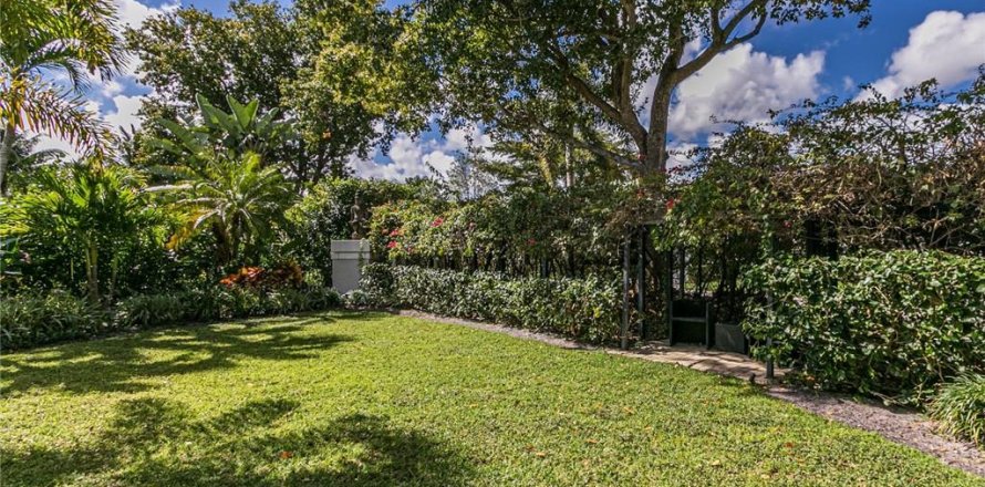 House in Boca Raton, Florida 4 bedrooms, 290.13 sq.m. № 1146706