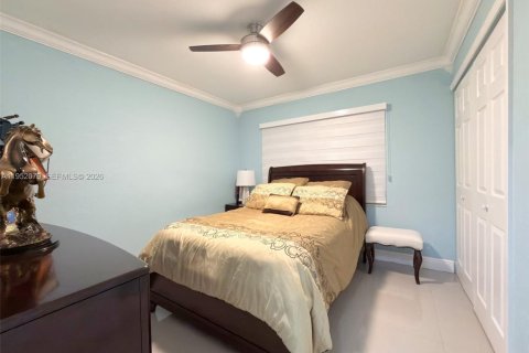 Villa ou maison à vendre à Miami, Floride: 4 chambres, 166.85 m2 № 2008859 - photo 17