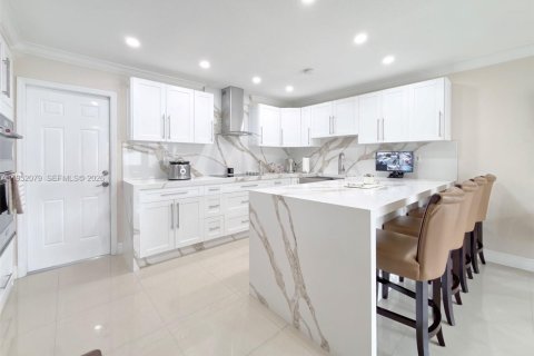 Villa ou maison à Miami, Floride 4 chambres, 166.85 m2 № 2008859