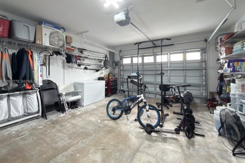 Villa ou maison à vendre à Miami, Floride: 4 chambres, 166.85 m2 № 2008859 - photo 23