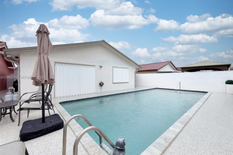 Villa ou maison à vendre à Miami, Floride: 4 chambres, 166.85 m2 № 2008859 - photo 27