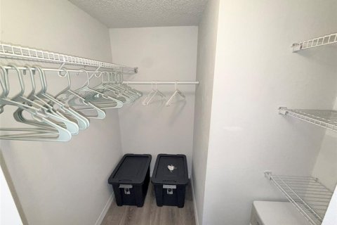 Condo in Saint Petersburg, Florida, 2 bedrooms  № 2205549 - photo 30