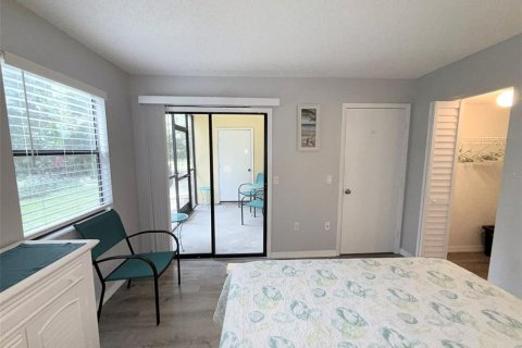 Condo in Saint Petersburg, Florida, 2 bedrooms  № 2205549 - photo 24