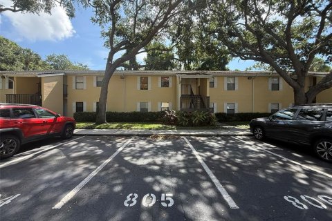 Condo in Saint Petersburg, Florida, 2 bedrooms  № 2205549 - photo 2