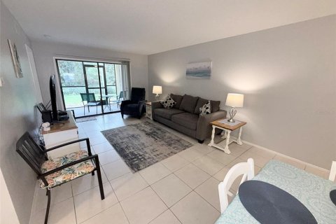 Condo in Saint Petersburg, Florida, 2 bedrooms  № 2205549 - photo 18