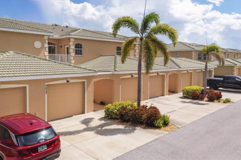 Condominio en venta en Bradenton, Florida, 3 dormitorios, 151.24 m2 № 1870261 - foto 1