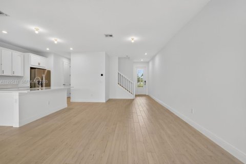 Adosado en alquiler en Jensen Beach, Florida, 3 dormitorios № 1983747 - foto 10