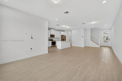 Adosado en alquiler en Jensen Beach, Florida, 3 dormitorios № 1983747 - foto 6