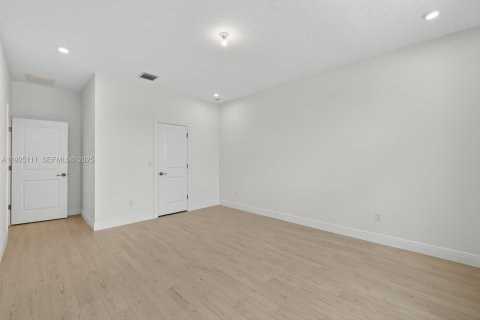 Adosado en alquiler en Jensen Beach, Florida, 3 dormitorios № 1983747 - foto 17