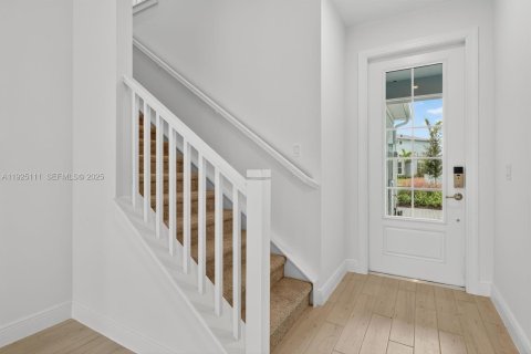 Adosado en alquiler en Jensen Beach, Florida, 3 dormitorios № 1983747 - foto 4