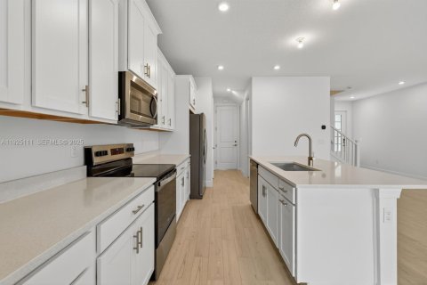 Adosado en alquiler en Jensen Beach, Florida, 3 dormitorios № 1983747 - foto 14