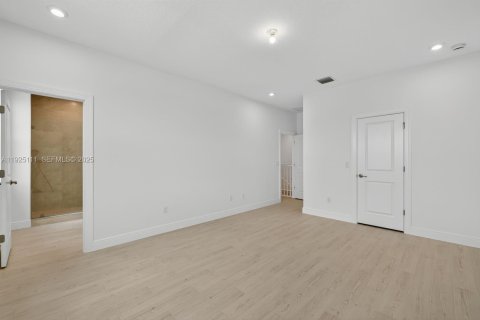 Adosado en alquiler en Jensen Beach, Florida, 3 dormitorios № 1983747 - foto 18