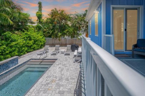 Villa ou maison à vendre à Bradenton Beach, Floride: 6 chambres, 249.72 m2 № 2297000 - photo 4