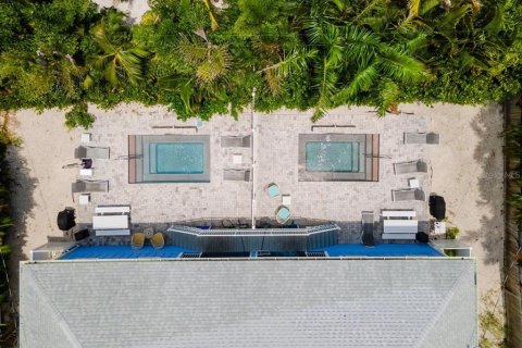 Villa ou maison à vendre à Bradenton Beach, Floride: 6 chambres, 249.72 m2 № 2297000 - photo 2