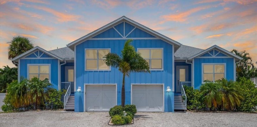 Villa ou maison à Bradenton Beach, Floride 6 chambres, 249.72 m2 № 2297000