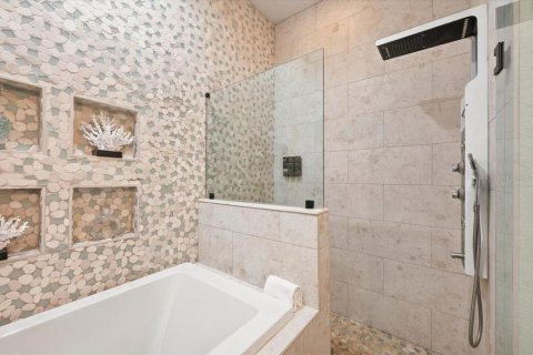 Villa ou maison à vendre à Bradenton Beach, Floride: 6 chambres, 249.72 m2 № 2297000 - photo 14