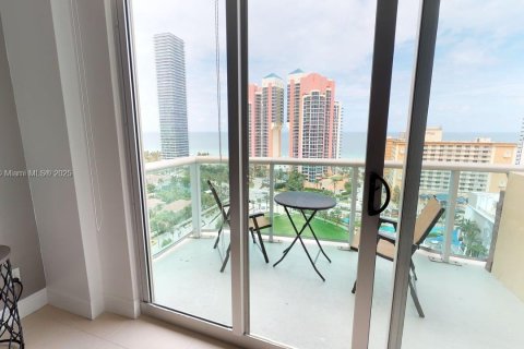 Condo in Sunny Isles Beach, Florida, 1 bedroom  № 1979825 - photo 12