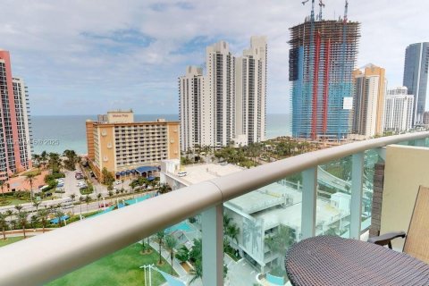 Condo in Sunny Isles Beach, Florida, 1 bedroom  № 1979825 - photo 13