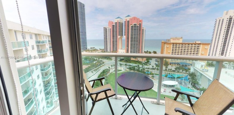 Condo in Sunny Isles Beach, Florida, 1 bedroom  № 1979825