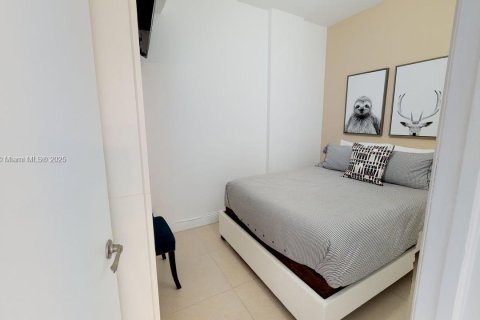 Condo in Sunny Isles Beach, Florida, 1 bedroom  № 1979825 - photo 16