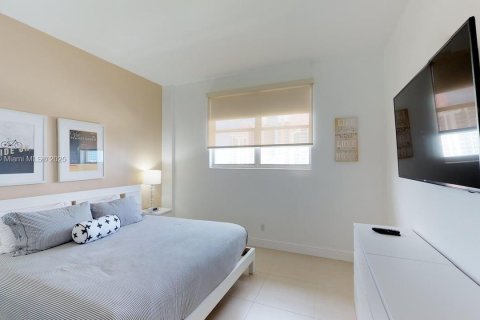 Condo in Sunny Isles Beach, Florida, 1 bedroom  № 1979825 - photo 20