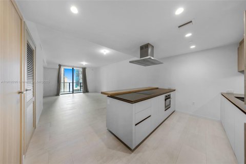 Copropriété à louer à Miami, Floride: 1 chambre, 77.02 m2 № 1966426 - photo 2