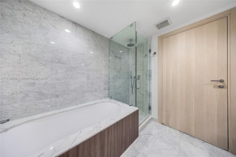 Copropriété à louer à Miami, Floride: 1 chambre, 77.02 m2 № 1966426 - photo 12