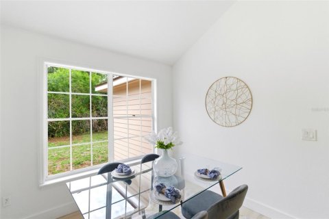 House in Sarasota, Florida 3 bedrooms, 175.96 sq.m. № 2100676 - photo 16