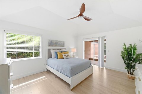 House in Sarasota, Florida 3 bedrooms, 175.96 sq.m. № 2100676 - photo 19