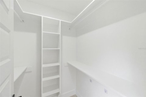 House in Sarasota, Florida 3 bedrooms, 175.96 sq.m. № 2100676 - photo 30