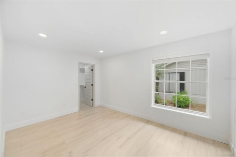 House in Sarasota, Florida 3 bedrooms, 175.96 sq.m. № 2100676 - photo 25